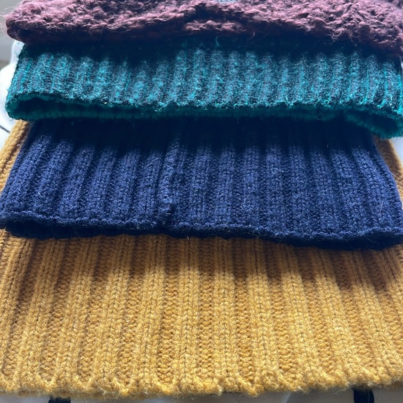 Beanie bundle! Winter hats stay warm - Picture 11 of 11